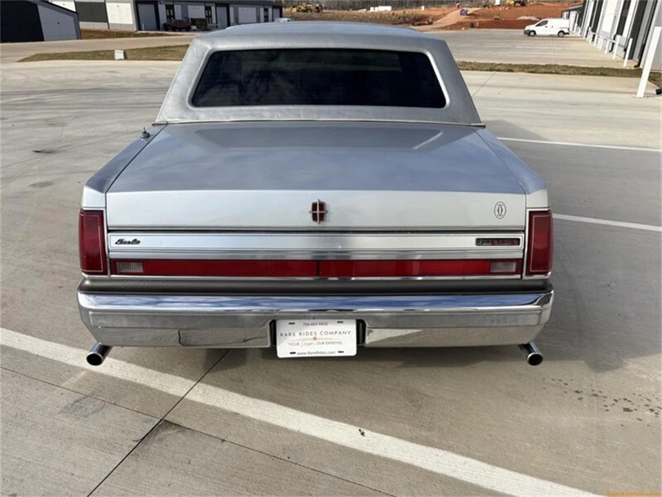 1988 Lincoln Town Car - Image 19 of 31