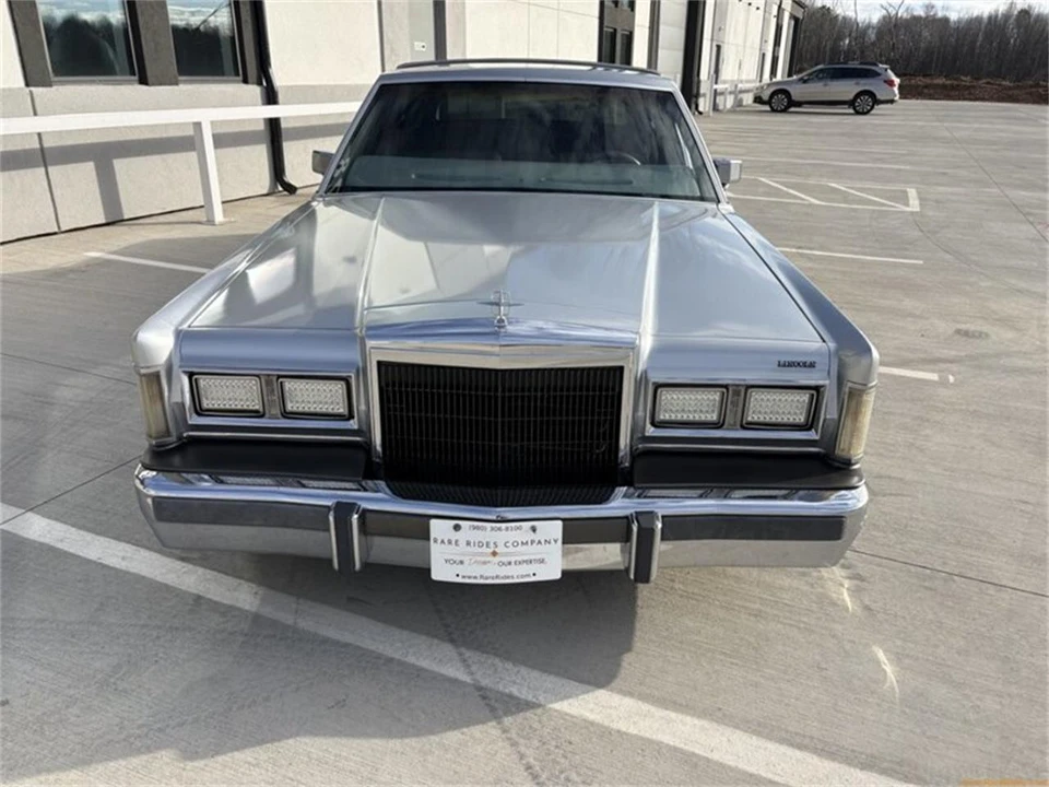 1988 Lincoln Town Car - Image 26 of 31