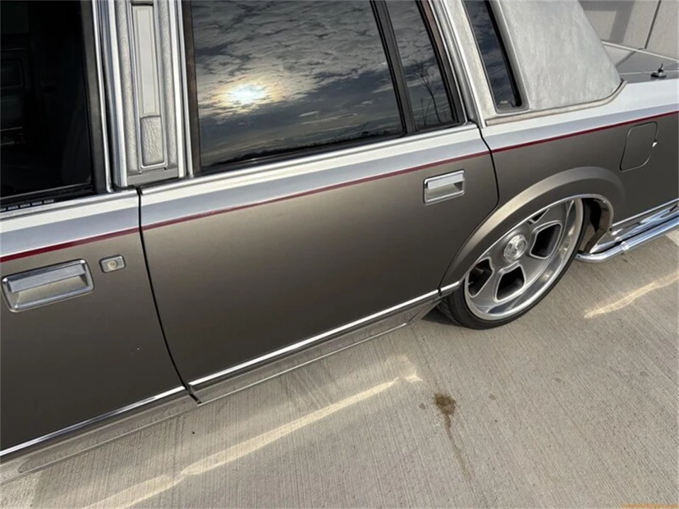 1988 Lincoln Town Car - Image 16 of 31