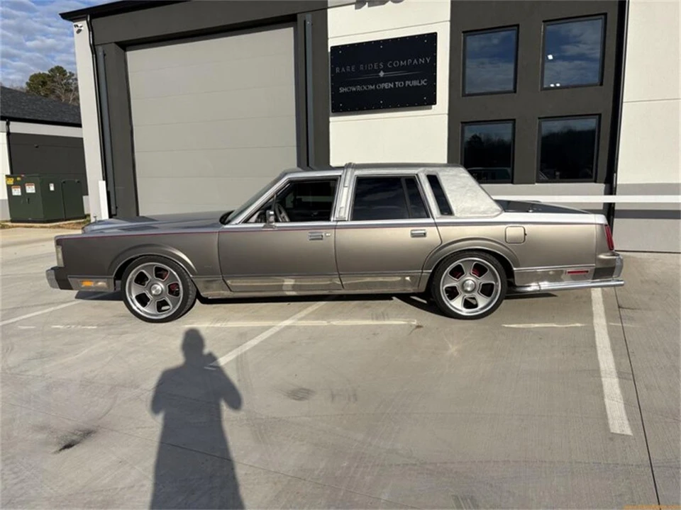 1988 Lincoln Town Car - Image 12 of 31