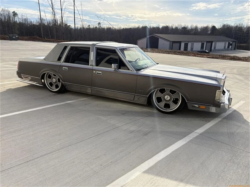 1988 Lincoln Town Car - Image 25 of 31