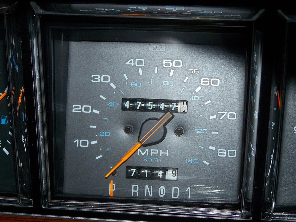 1988 Lincoln Town Car - Image 9 of 21