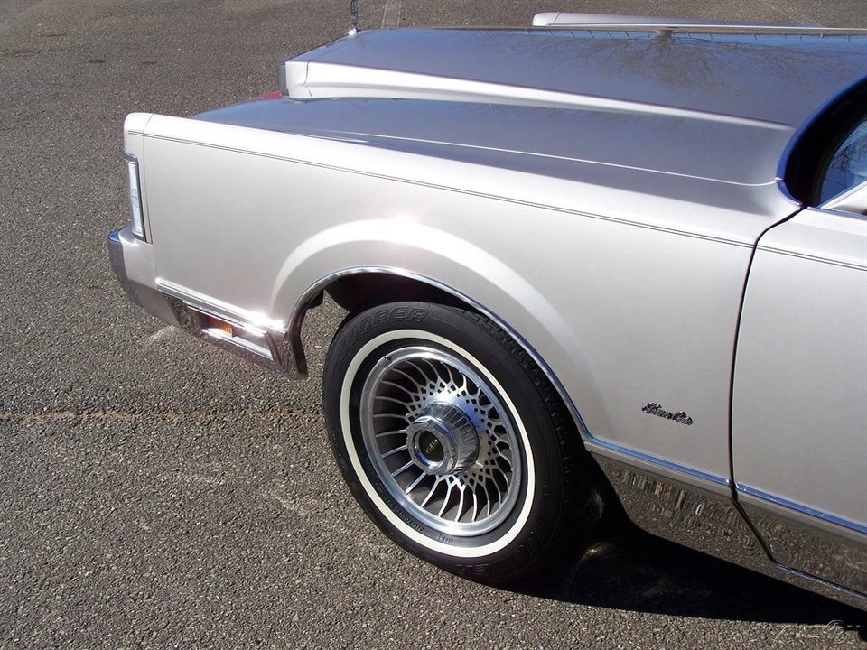 1988 Lincoln Town Car - Image 15 of 21