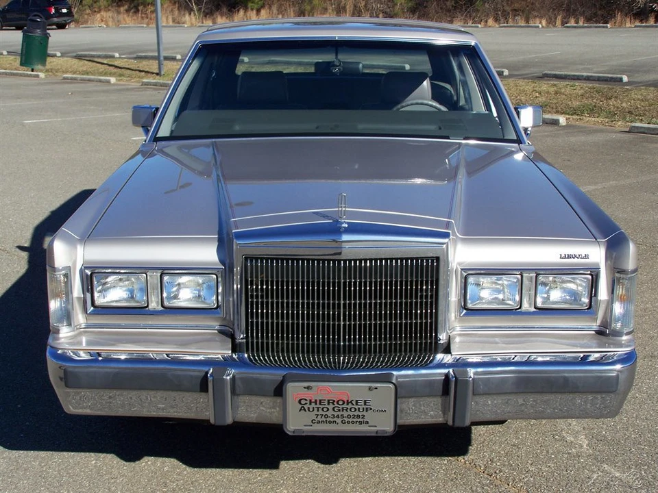 1988 Lincoln Town Car - Image 18 of 21