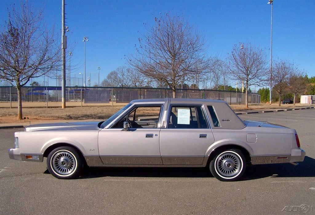 1988 Lincoln Town Car - Image 7 of 21