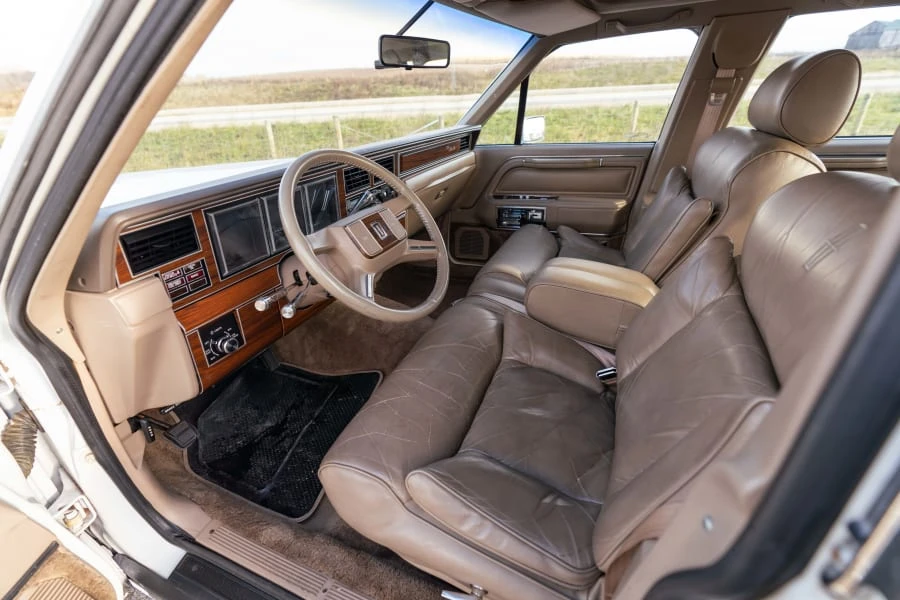 1988 Lincoln Town Car - Image 16 of 21