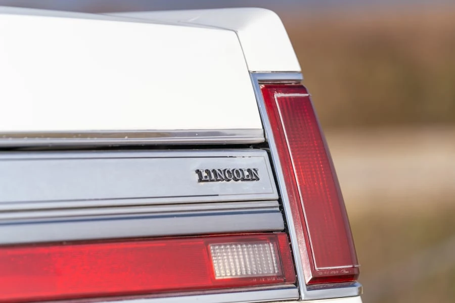1988 Lincoln Town Car - Image 12 of 21