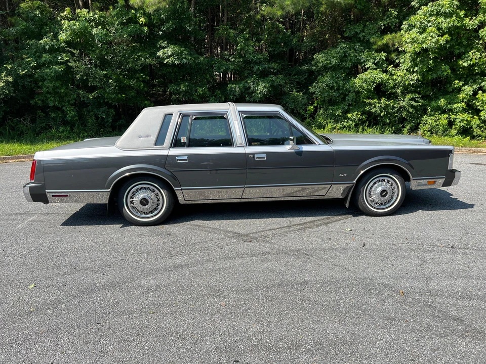 1988 Lincoln Town Car - Image 14 of 31