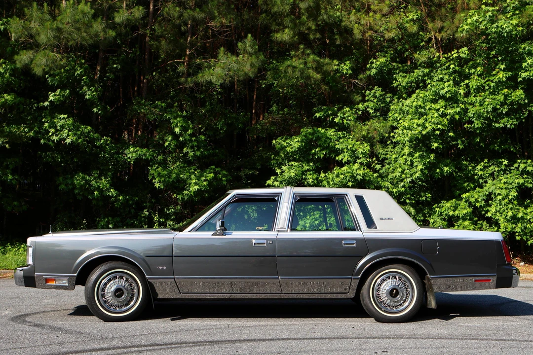1988 Lincoln Town Car - Image 3 of 31