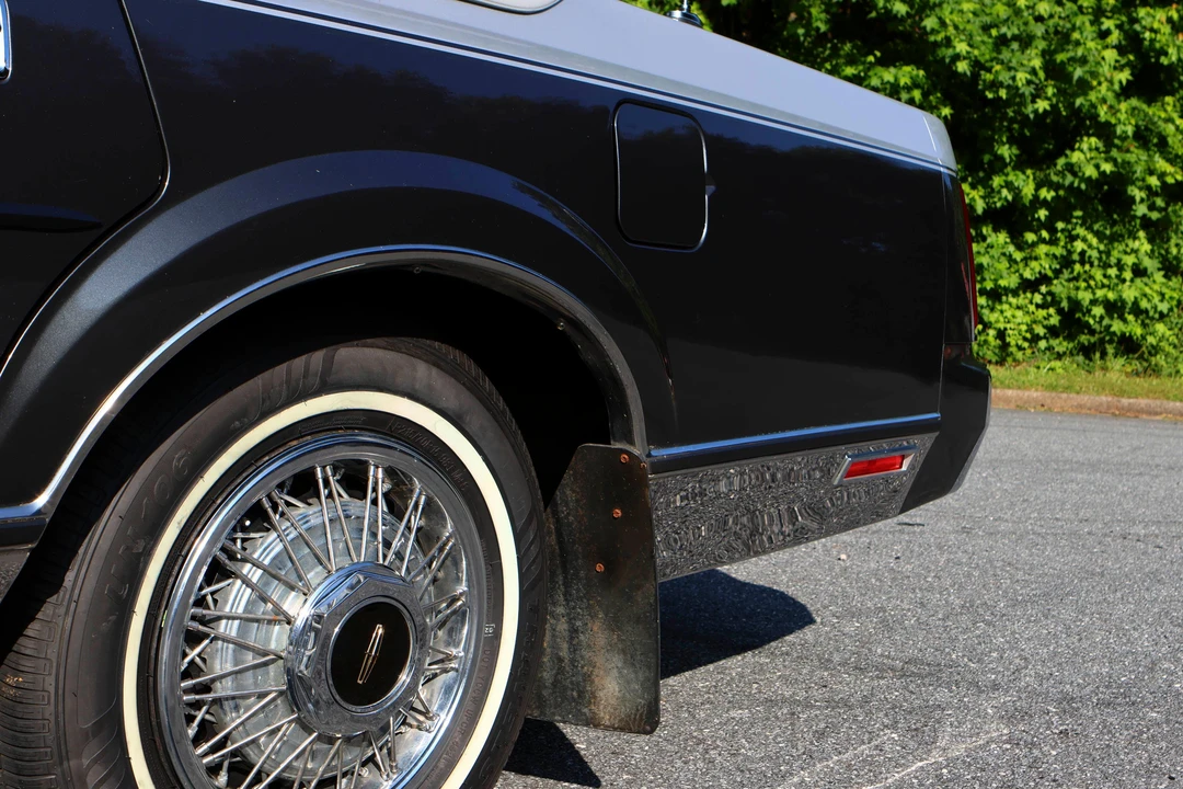 1988 Lincoln Town Car - Image 20 of 31
