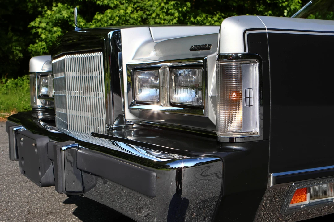 1988 Lincoln Town Car - Image 16 of 31