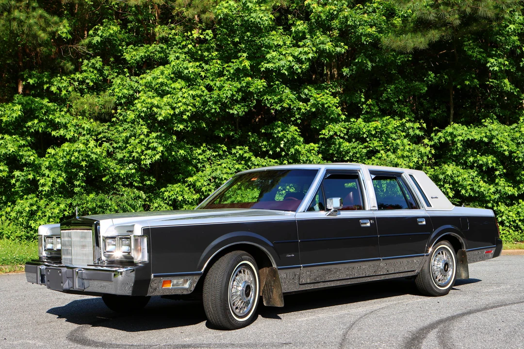 1988 Lincoln Town Car - Image 7 of 31