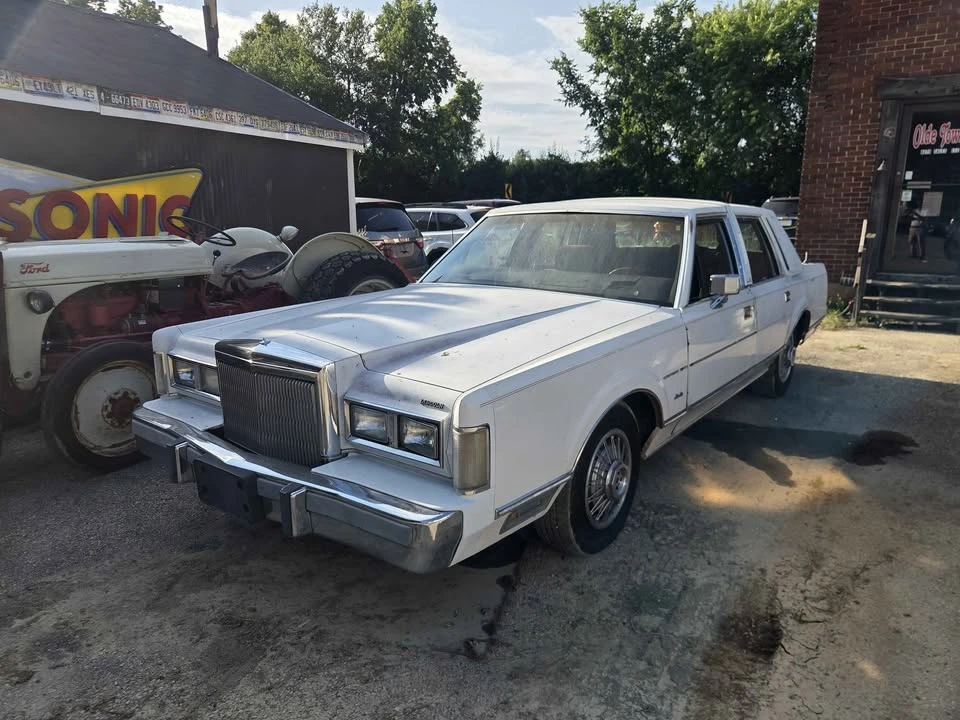 1988 Lincoln Town Car - Image 4 of 8