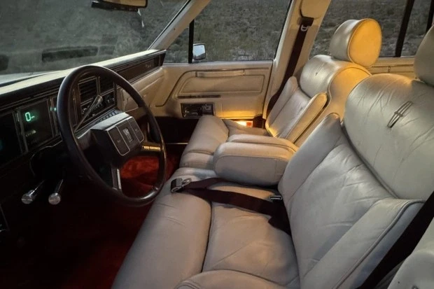 1988 Lincoln Town Car - Image 4 of 7