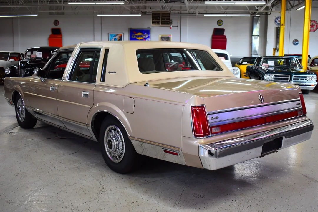 1988 Lincoln Town Car - Image 4 of 18