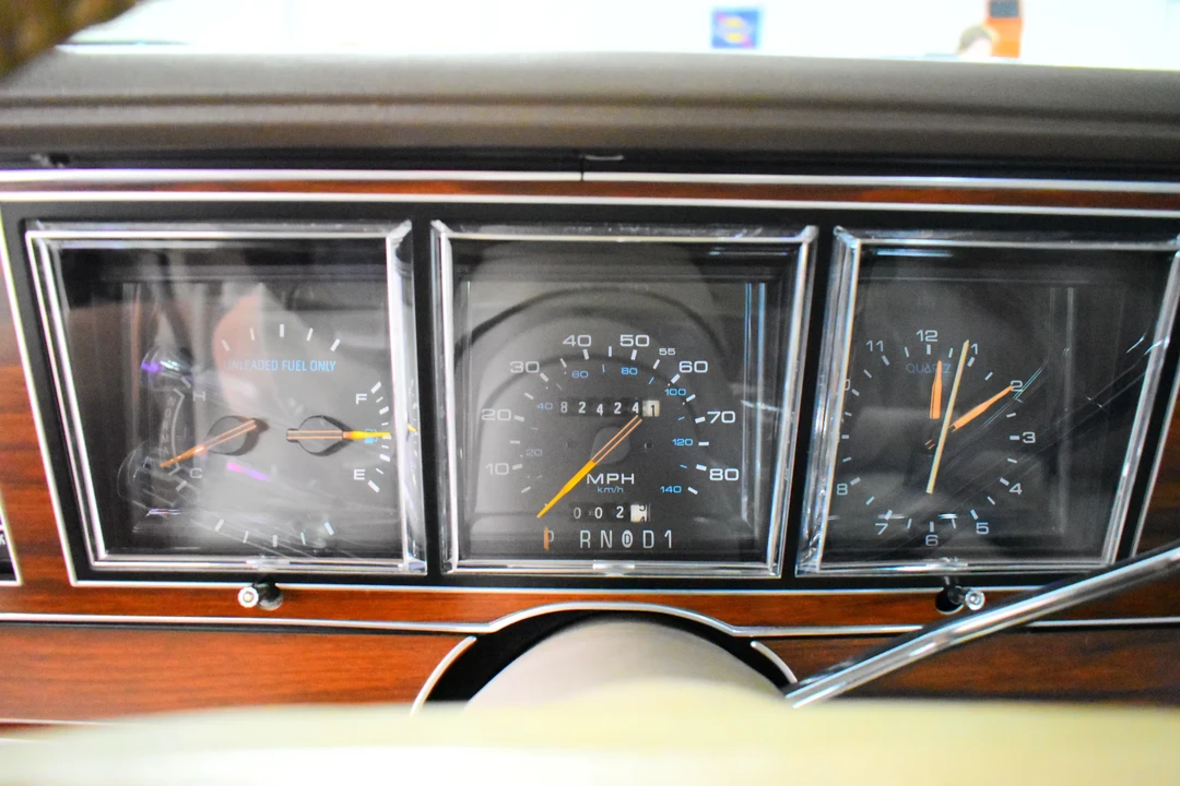 1988 Lincoln Town Car - Image 10 of 18
