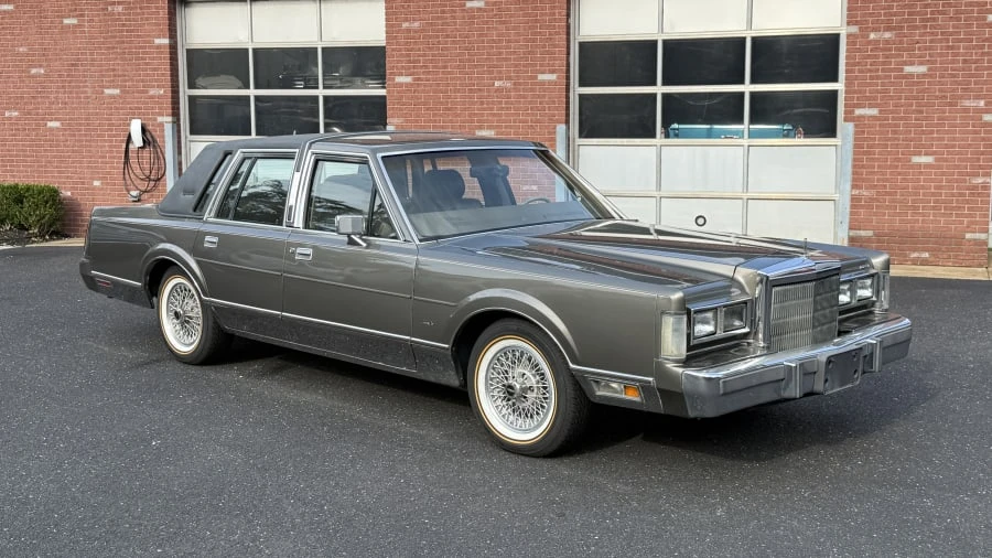 1988 Lincoln Town Car - Image 6 of 15
