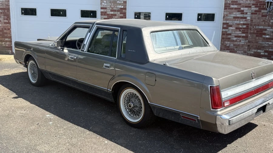 1988 Lincoln Town Car - Image 7 of 15