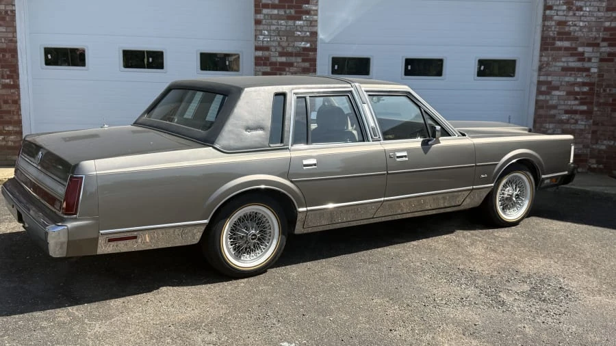 1988 Lincoln Town Car - Image 3 of 15