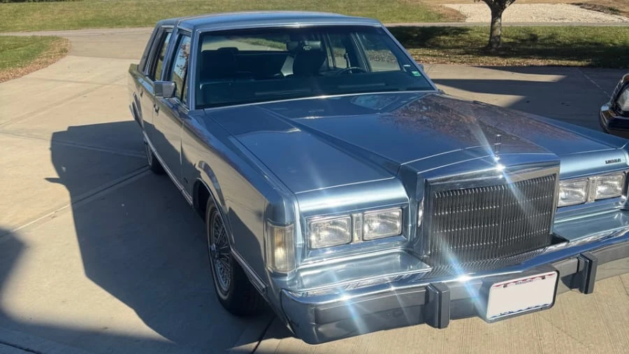 1988 Lincoln Town Car - Image 7 of 15