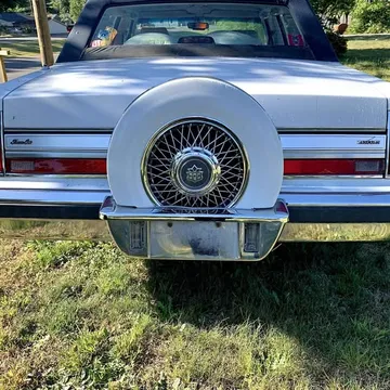 1988 Lincoln Town Car Ultimate Sedan 4D