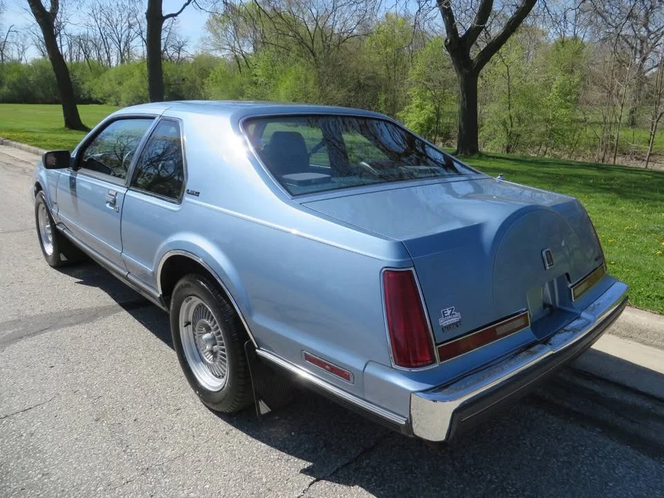 1988 Lincoln Continental Mark VII - Image 3 of 18