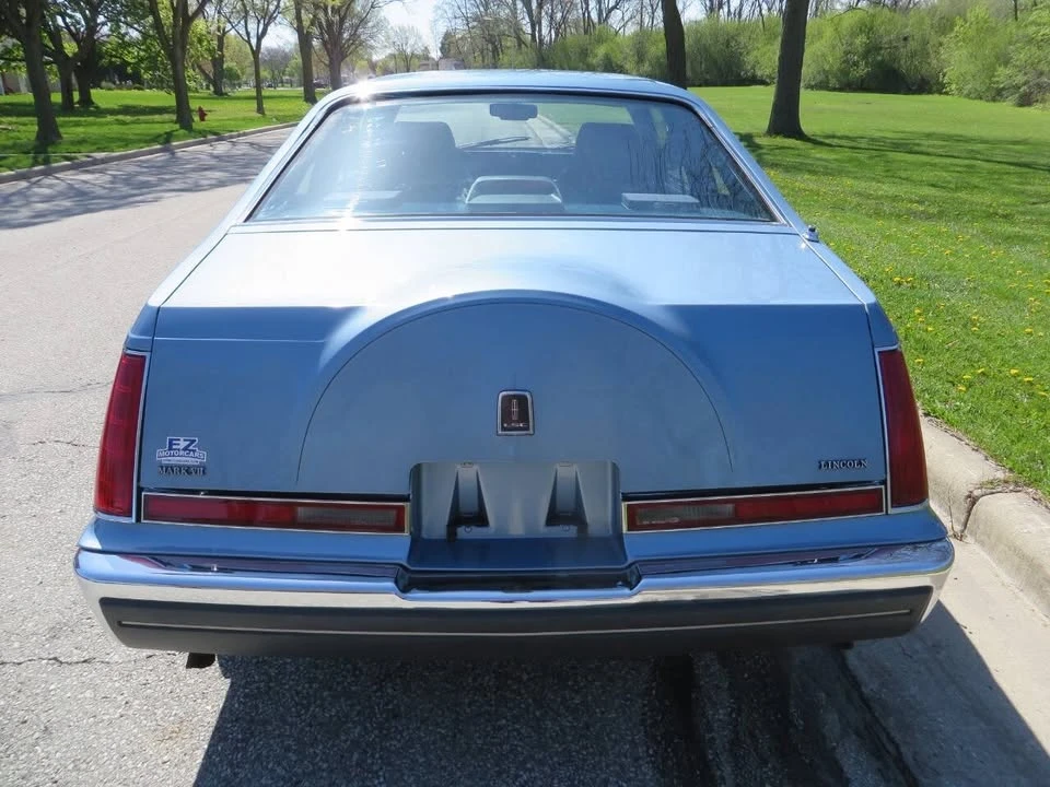 1988 Lincoln Continental Mark VII - Image 4 of 18
