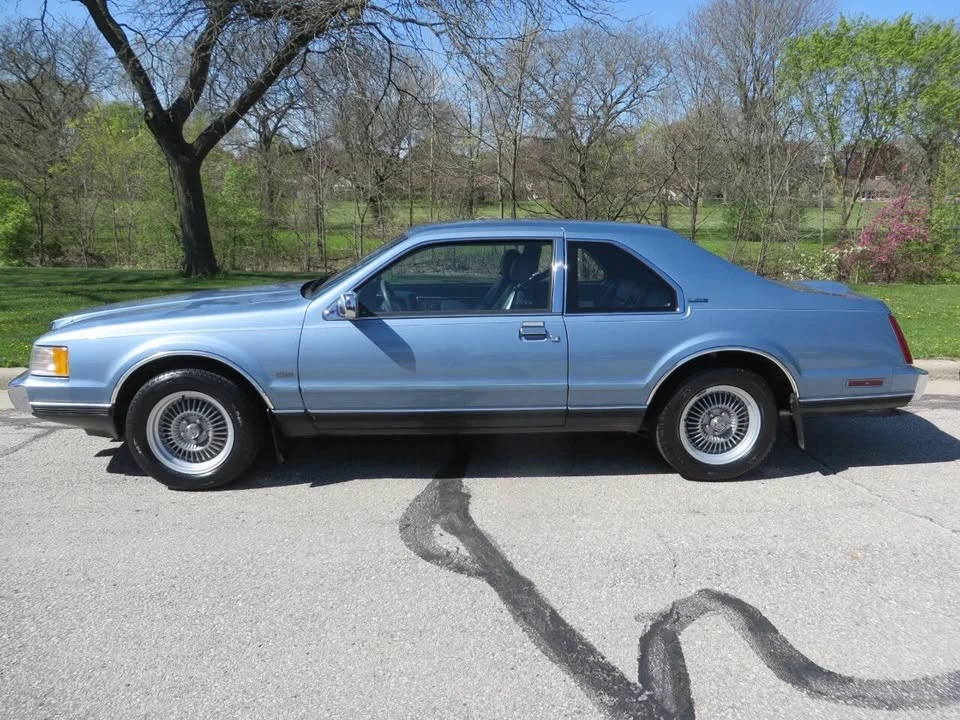 1988 Lincoln Continental Mark VII - Image 2 of 18