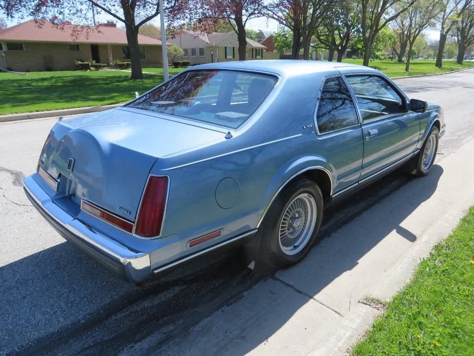1988 Lincoln Continental Mark VII - Image 5 of 18