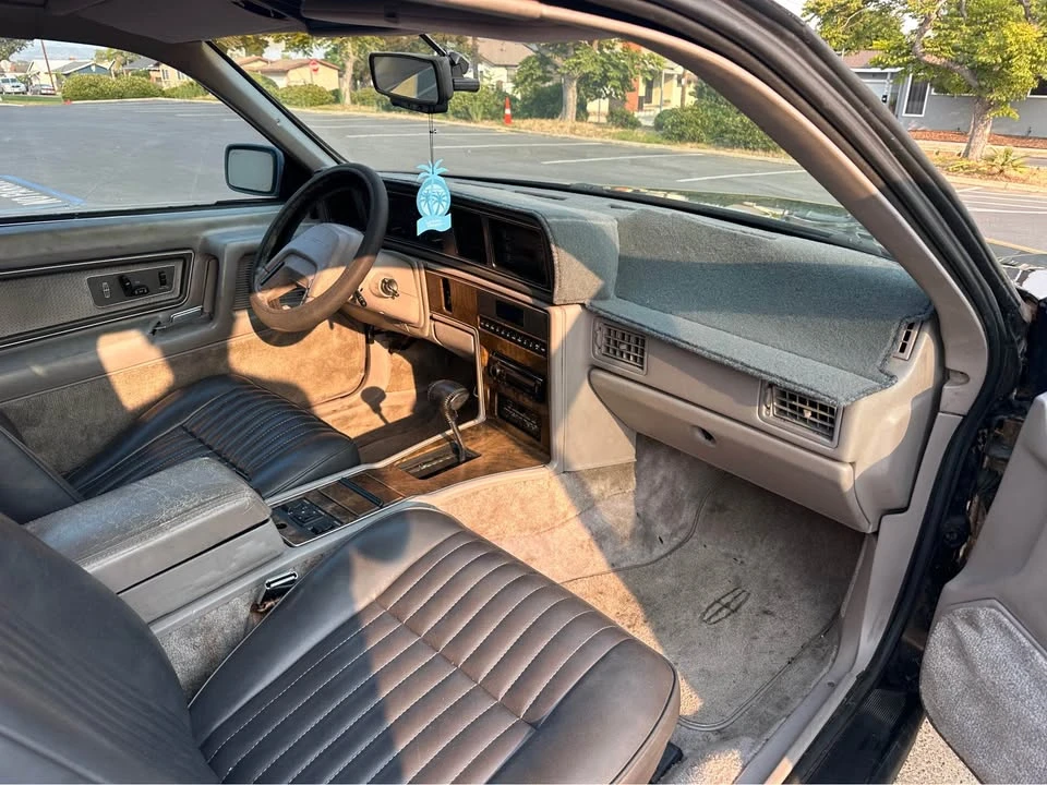 1988 Lincoln Continental Mark VII - Image 17 of 18