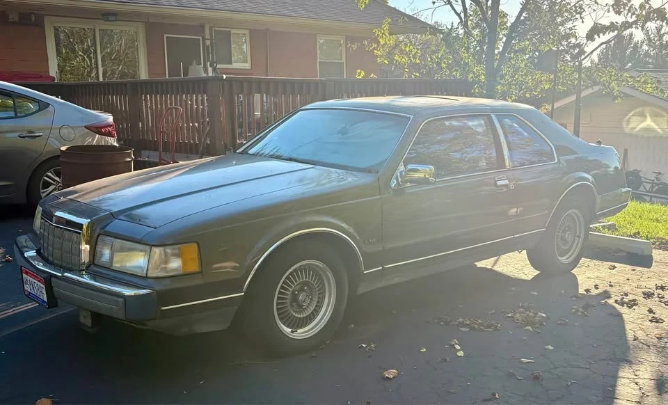 1988 Lincoln Continental Mark VII - Image 2 of 4