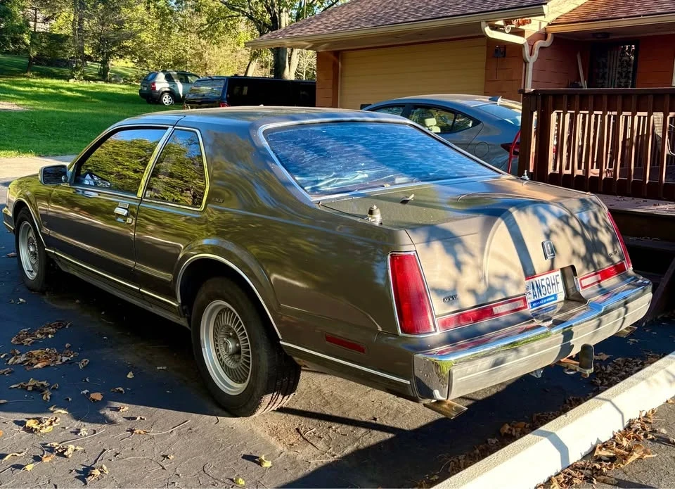 1988 Lincoln Continental Mark VII - Image 3 of 4
