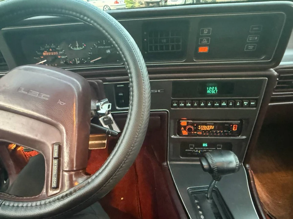 1988 Lincoln Continental 8th Gen - Image 12 of 14