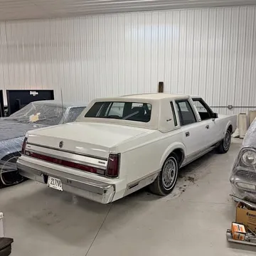 1988 Lincoln Town Car Signature