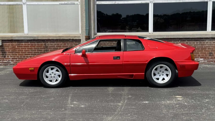 1988 Lotus Esprit Series 3 & Turbo - Image 2 of 10