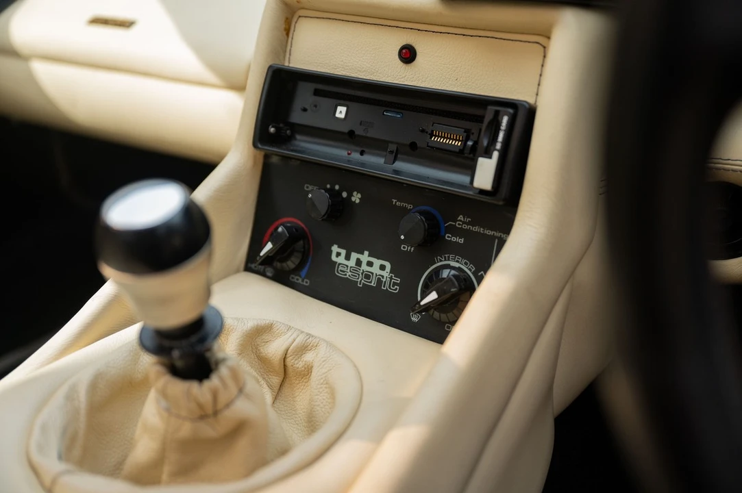 1988 Lotus Esprit X180 - Image 22 of 30
