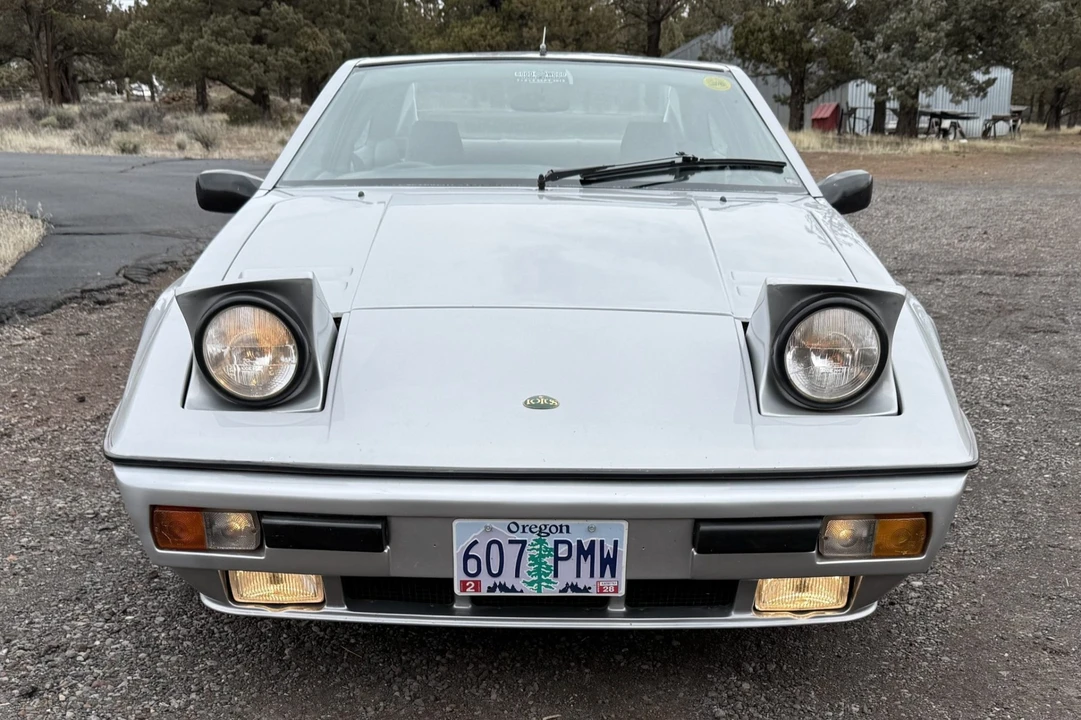 1988 Lotus - Image 2 of 8