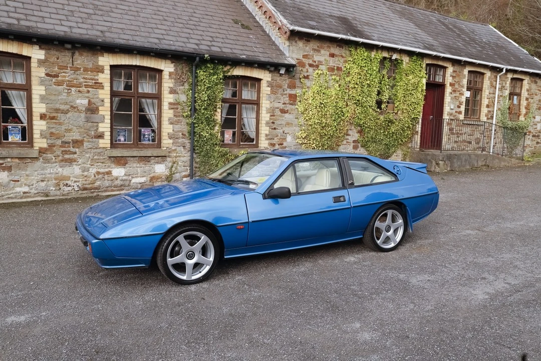 1988 Lotus - Image 2 of 30