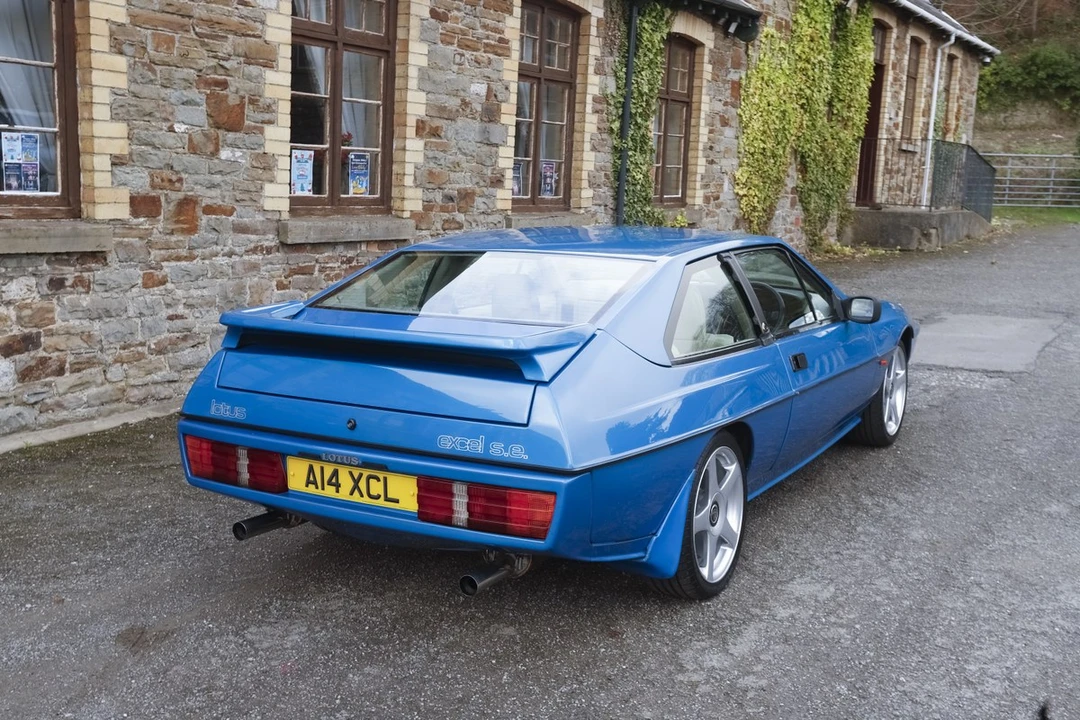 1988 Lotus - Image 4 of 30