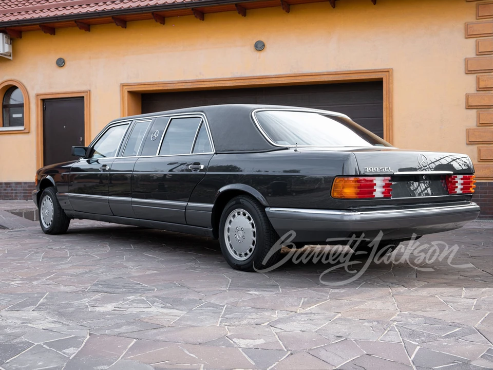 1988 Mercedes-Benz W126 S-Class Sedan - Image 4 of 31