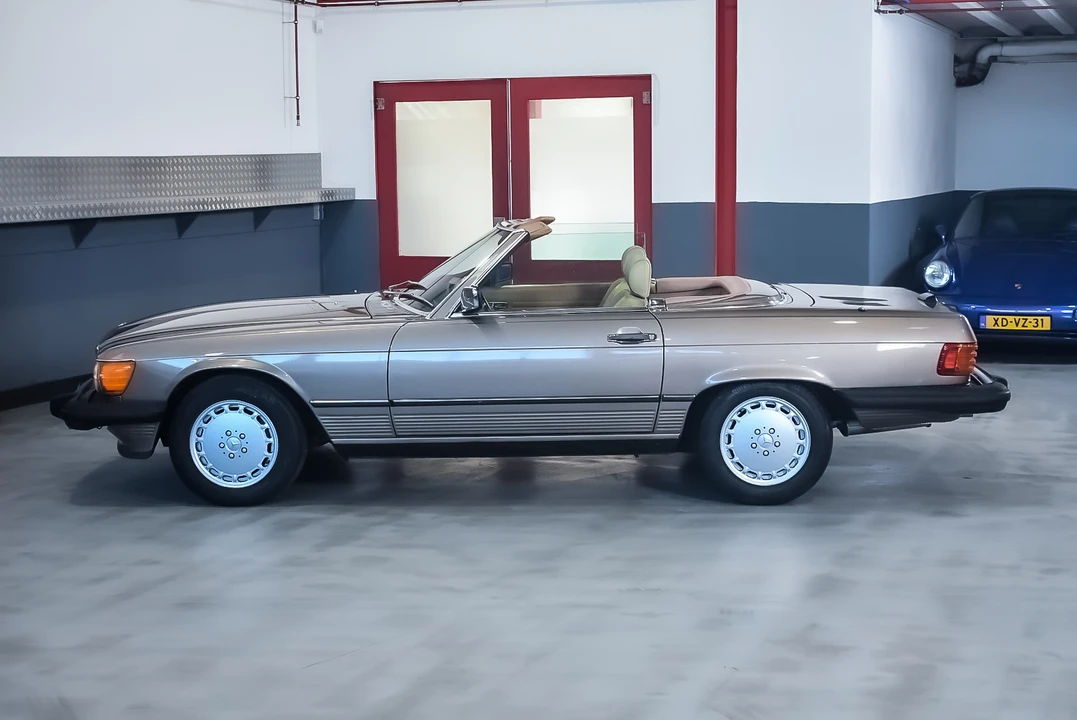 1988 Mercedes-Benz R107 SL-Class - Image 11 of 31