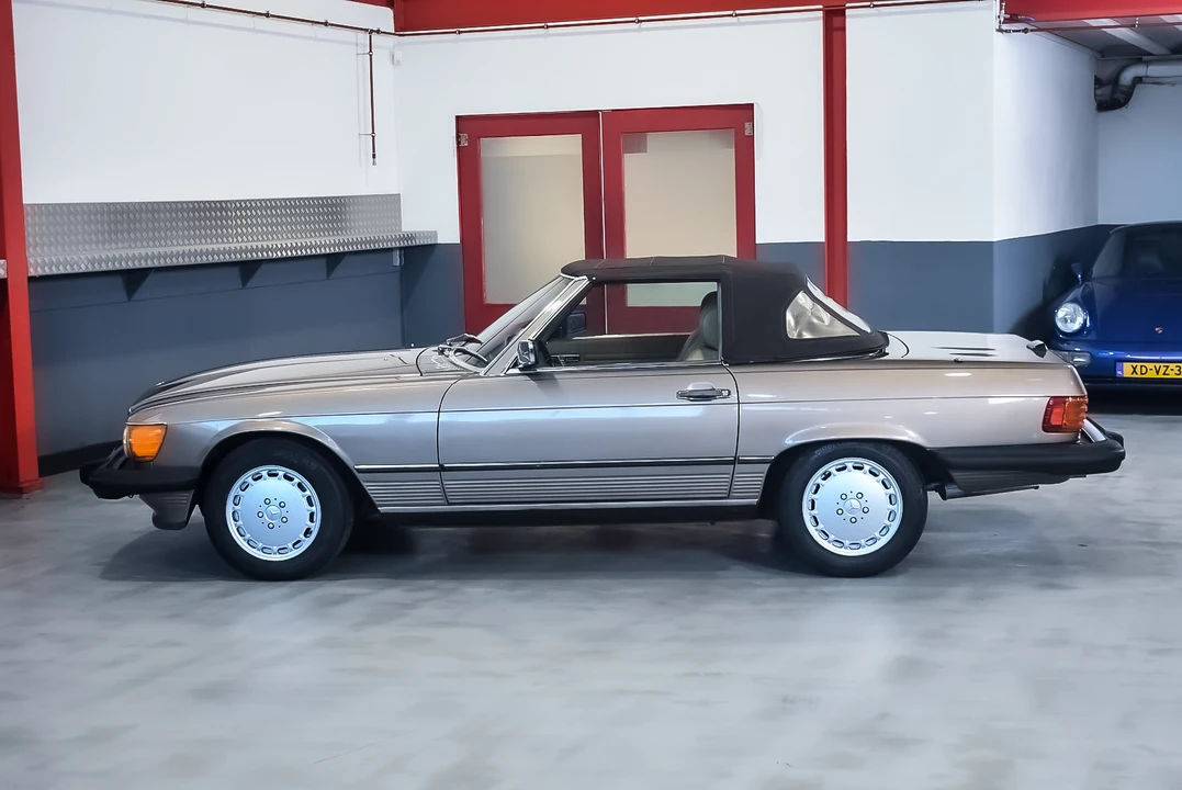 1988 Mercedes-Benz R107 SL-Class - Image 21 of 31