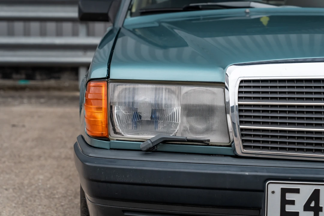 1988 Mercedes-Benz 190E - Image 20 of 31
