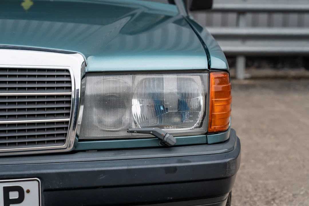1988 Mercedes-Benz 190E - Image 24 of 31