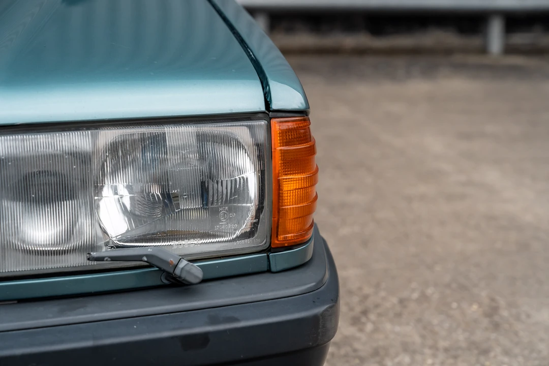 1988 Mercedes-Benz 190E - Image 28 of 31