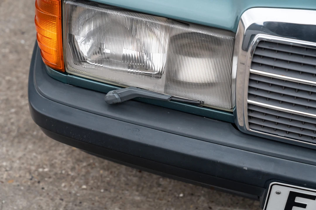 1988 Mercedes-Benz 190E - Image 30 of 31