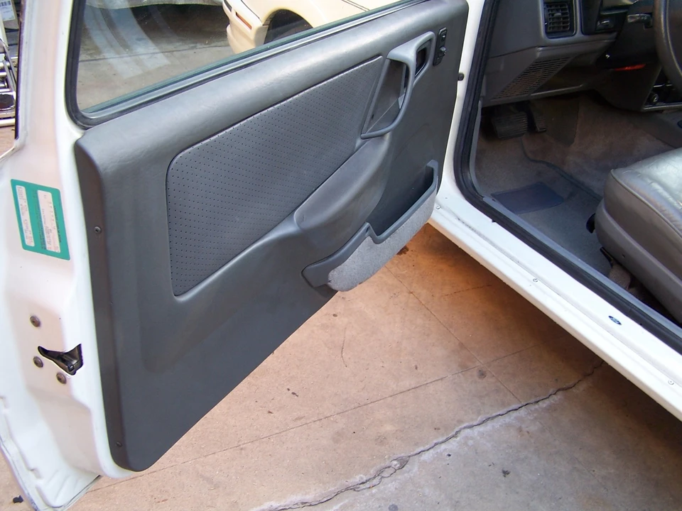 1988 Merkur XR4Ti - Image 9 of 21