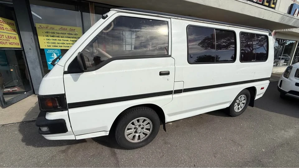 1988 Mitsubishi Delica 3rd Gen - Image 3 of 10