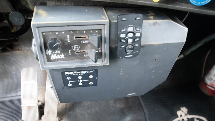 1988 Mack - Image 22 of 23