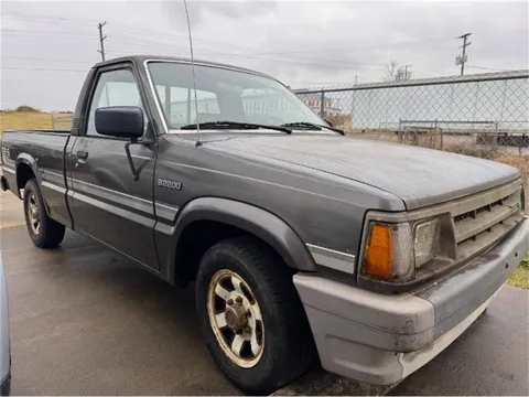 1988 Mazda B2200 SE-5
